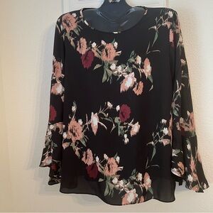 Vince Camuto Black Floral Windswept Bell Sleeve
Blouse Top - Size XL
